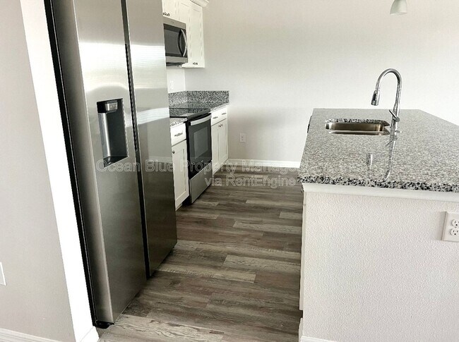 Photo - Royal Palms Apartments