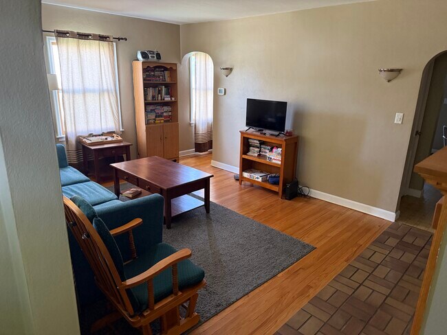 Photo - 840 Goethe St Unit 1