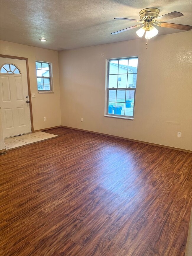 Photo - S0052-MF2-E1 Unidad 5592