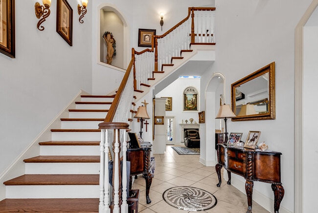 Photo - 801 Bluffview Dr