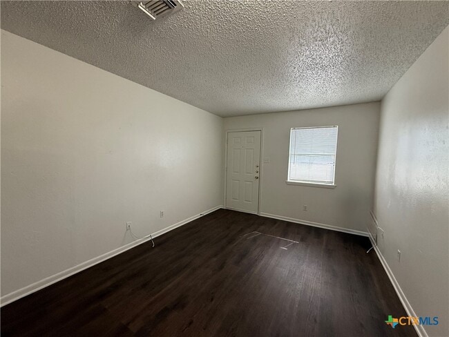 Photo - 909 Dryden Ave Unit B