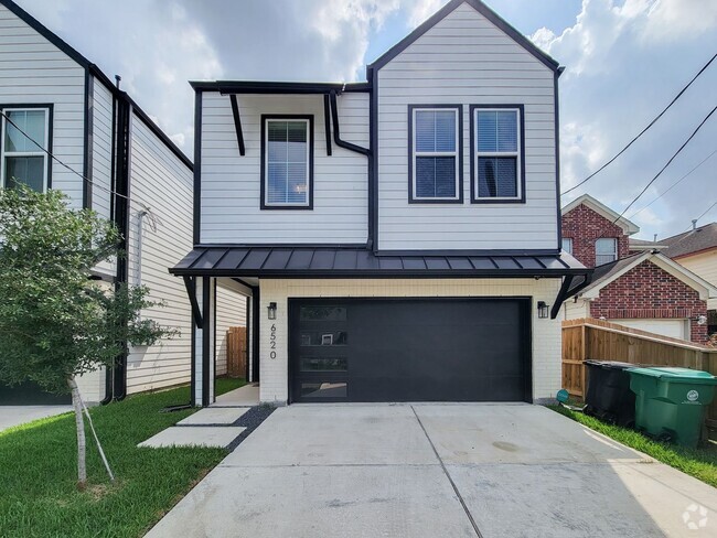 Building Photo - This 4-bedroom, 3-bathroom, two-story resi... Rental