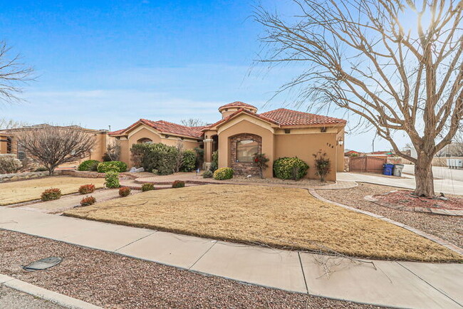 Photo - 724 Scott Ln