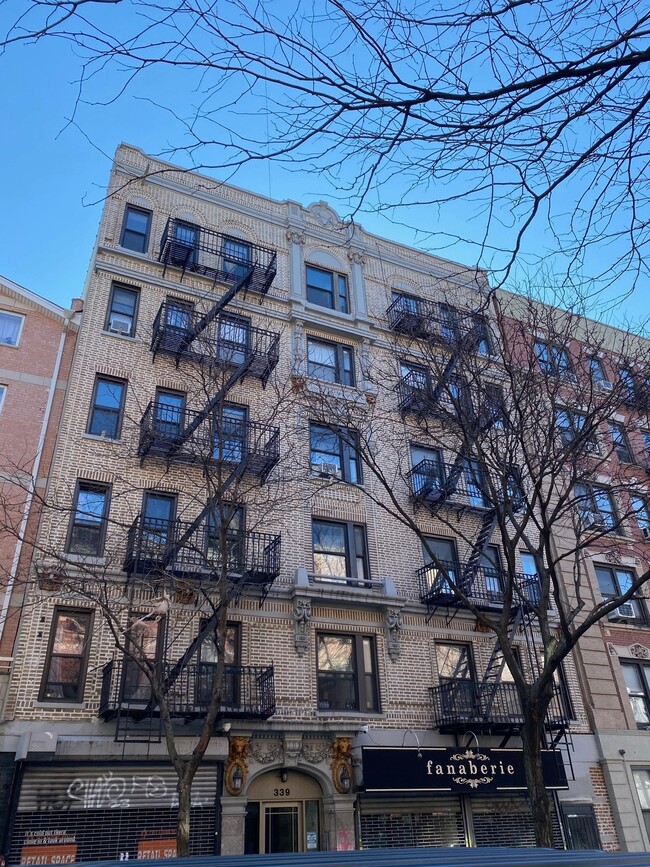 Photo - 339 Bedford Ave Unit 25