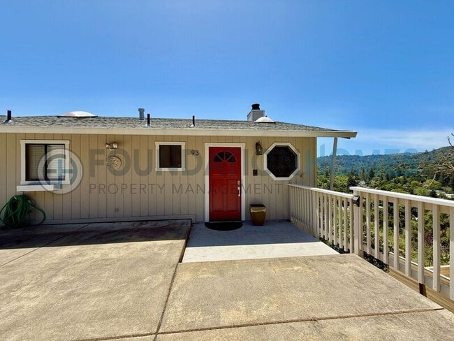 Photo - 93 Live Oak Ave