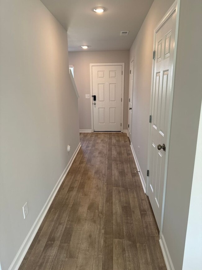 Photo - *Preleasing Now* -Three Bedroom | Two and a Half Bath Townhome in Driftwood | Lincoln Schools!