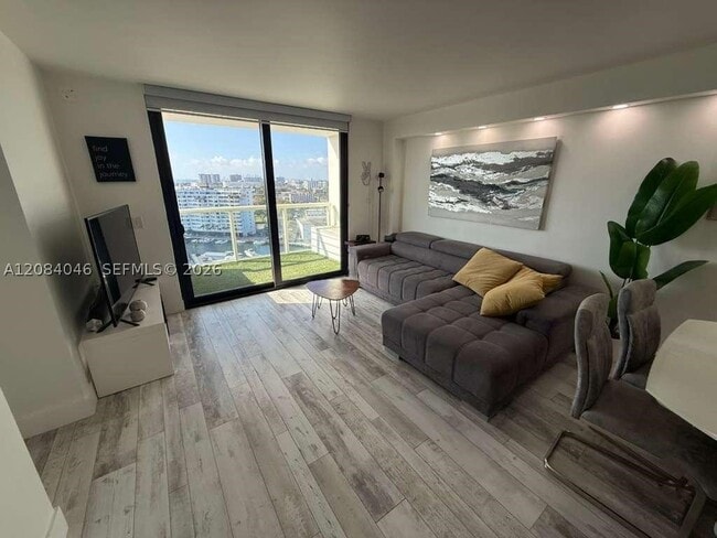 Building Photo - 13499 Biscayne Blvd Unit 1414
