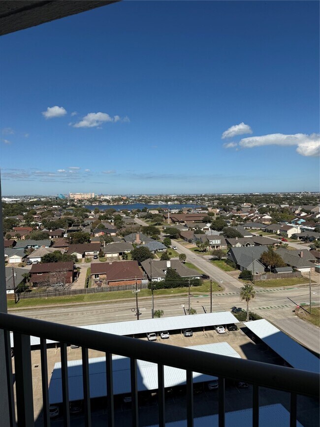 Building Photo - 7700 Seawall Blvd Unit 1005