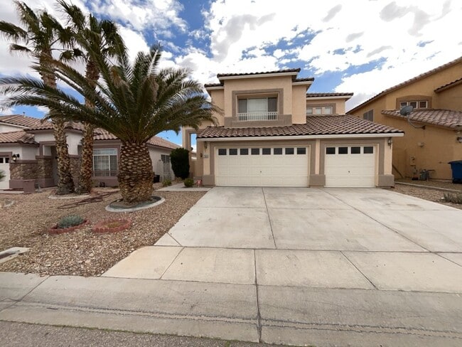Photo - GET READY FOR SUMMER IN THIS BEAUTIFUL 5 BEDROM 3 BATHROOM HOME WITH A STATE OF THE ART APPLIANCE...