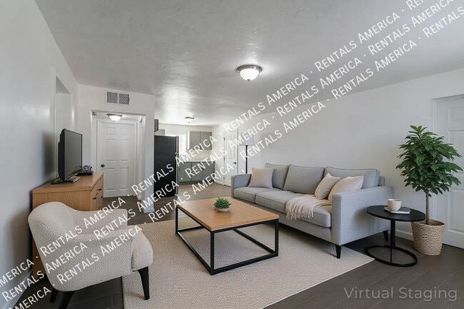 Photo - 207 W Ohio St