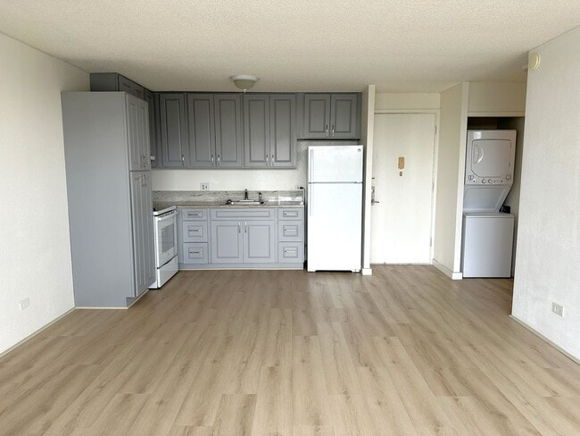 Building Photo - SV705 Unit Summer Villa #705