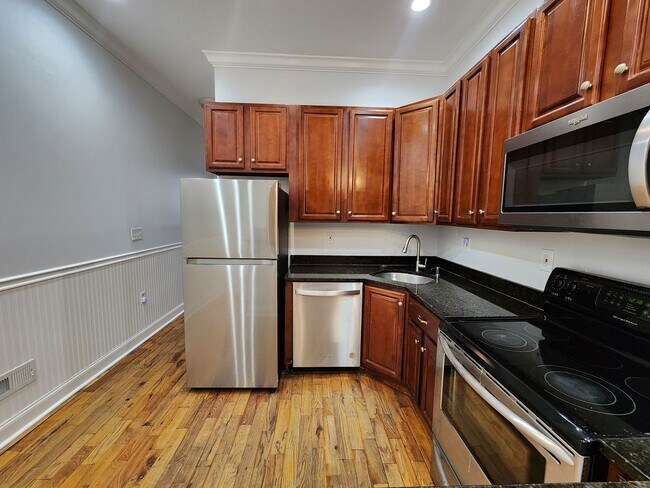 Photo - 3209 W Montgomery Ave Unidad 1st Floor