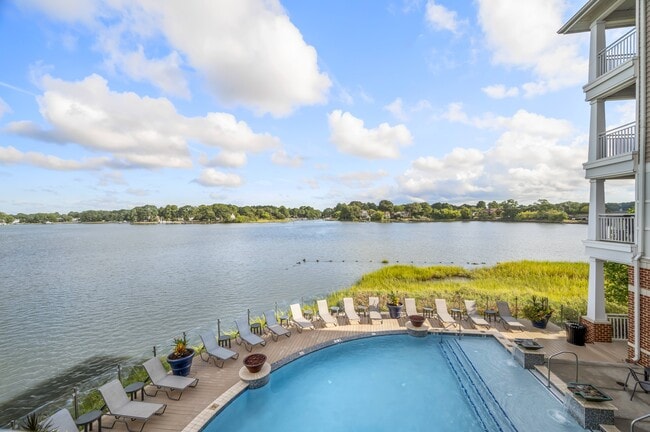 Photo - River House Apartments