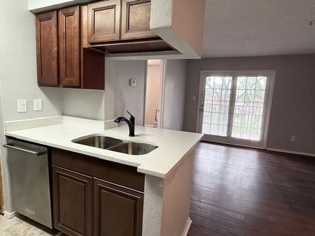 Photo - 208 Afton Square Unit 204