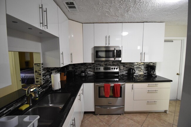Photo - 9426 Southampton Pl