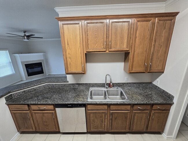 Building Photo - 16020 Fountainview Dr Unit 3 Rental
