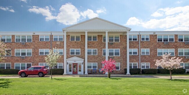 Building Photo - Cherokee Westlawn Apartments