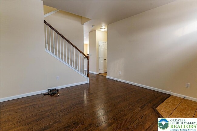 Photo - 241 Snapdragon Way