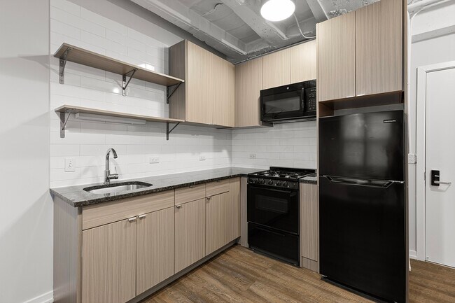 Photo - 5718 N Winthrop Ave Unit 801