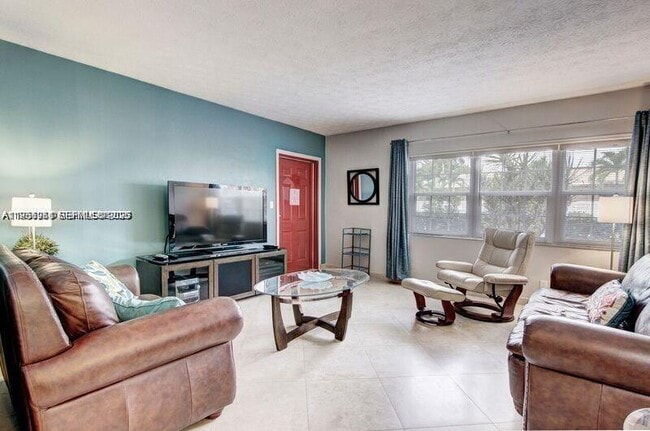 Photo - 221 SE 9th Ave Unit 112