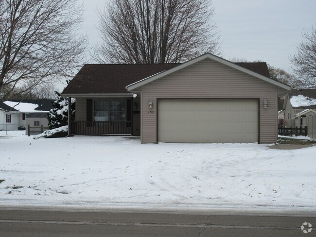 Building Photo - House in Janesville
