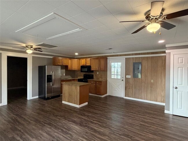 Photo - 16219 Greenwood Dr