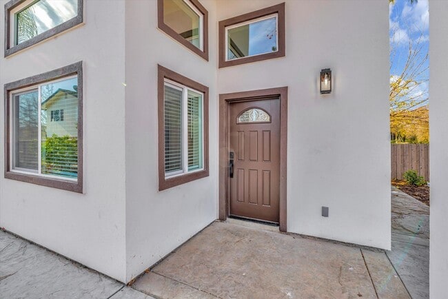 Photo - NEWER 2 BED, 1 BATH HOME WITH HUGE YARD AND ENCLOSED DRIVEWAY