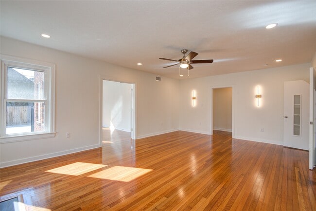 Building Photo - 2208 Blodgett St