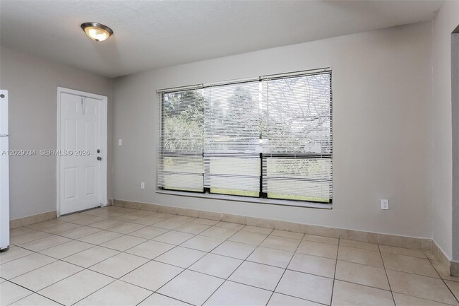 Photo - 731 NW 175th Dr