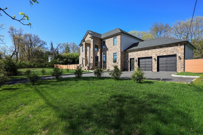 Photo - 333 Mt Airy Rd