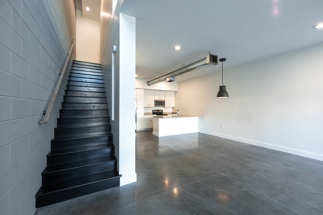 Photo - 154 2nd St SW Unit 2