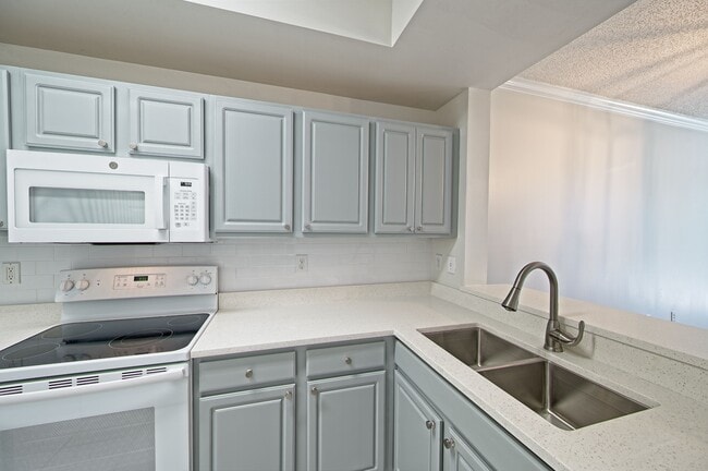 Photo - 5701 Bentgrass Dr Unit 18-206