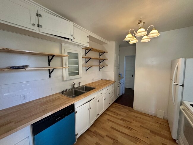 Photo - 224 W Jackson Ave