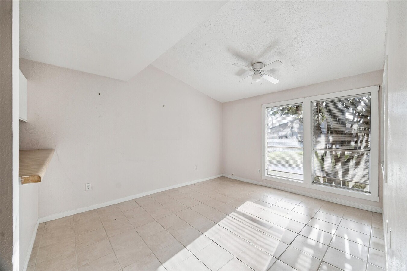 Photo - 1014 Graham Dr Unit B3