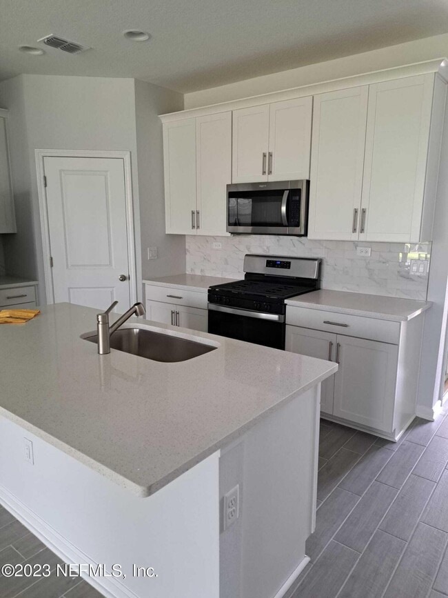 Photo - 318 Brandon Lks Dr