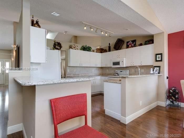 Photo - 6310 NW 58th Way