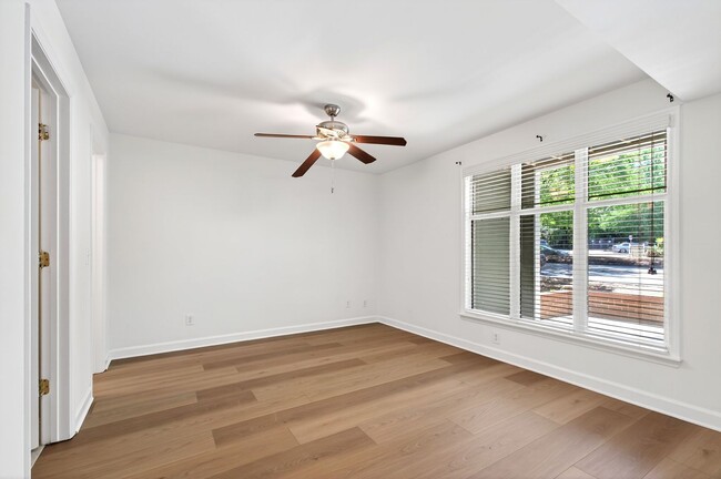 Photo - 1010 Nicholwood Dr