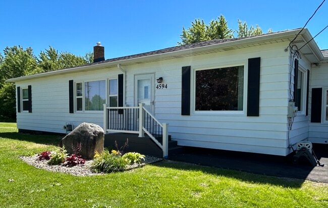 Photo - 4594 Niles Rd