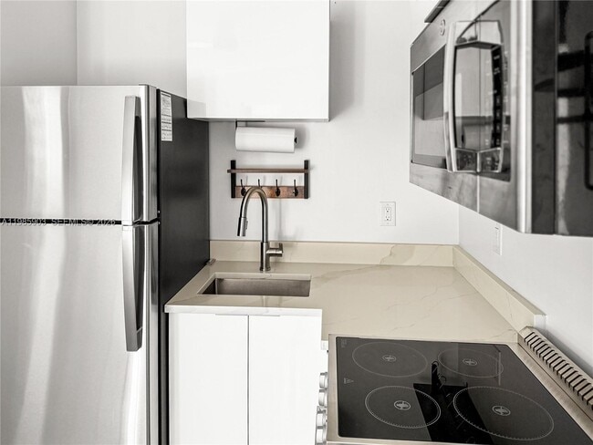 Photo - 551 NE 26th St Unidad 2