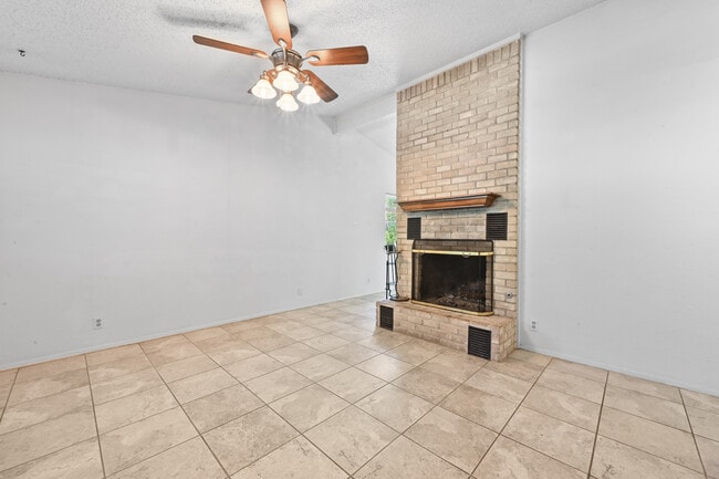 Photo - 6201 Hillston Dr