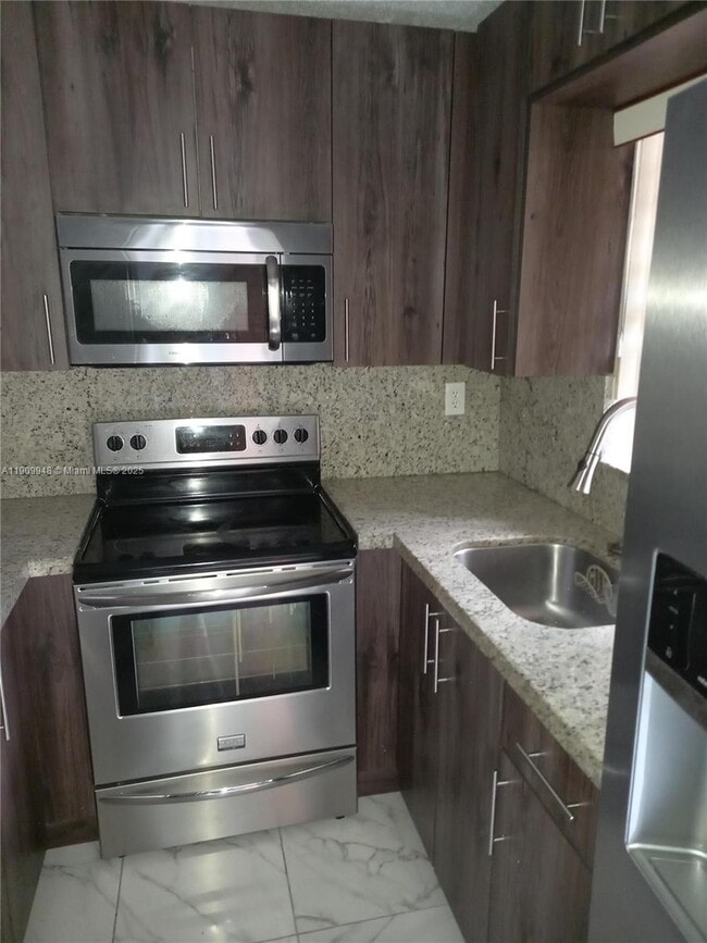 Photo - 11781 SW 18th St