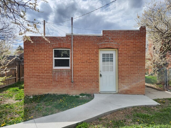 Cute & Cozy 2 Bedroom House - Cute & Cozy 2 Bedroom House