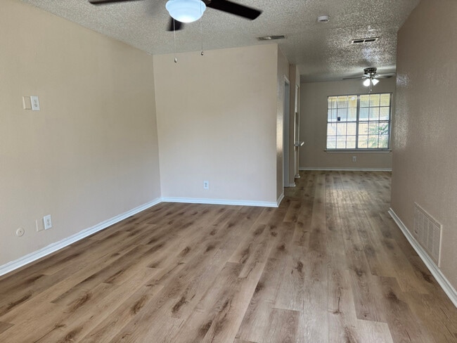 Photo - 1379 Sylvan Dr Unidad 1379