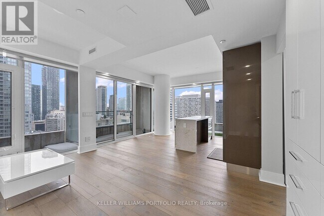 Photo - 5 Soudan Ave Unit 2207