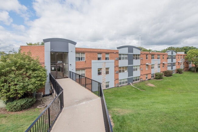 Liberty Lake - Liberty Lake Apartments