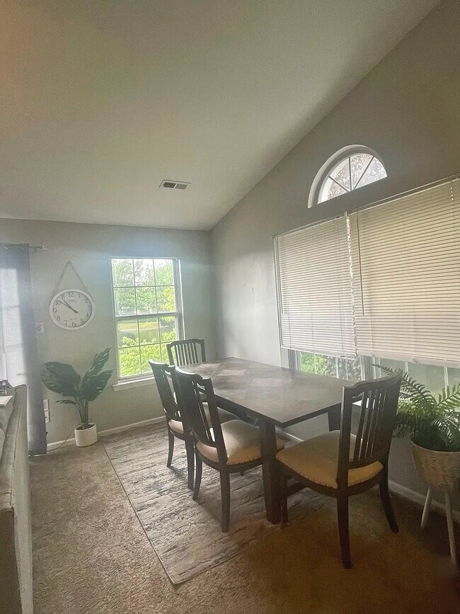 Photo - 18020 Beacon Hill Dr