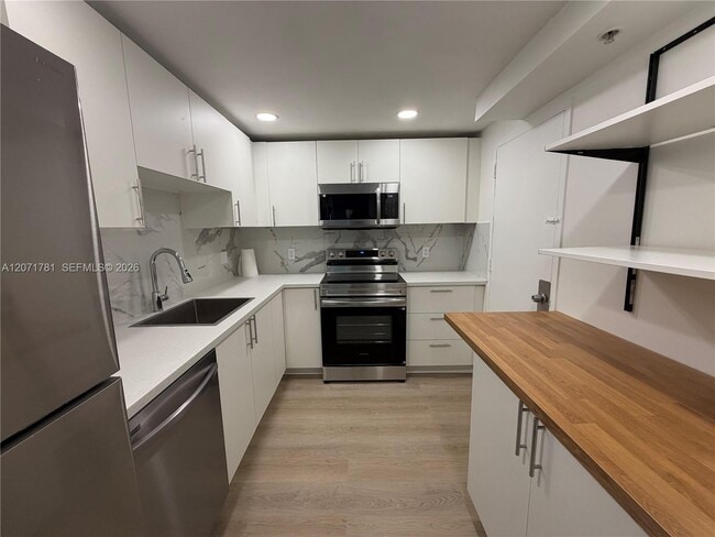 Photo - 400 Kings Point Dr Unit 604