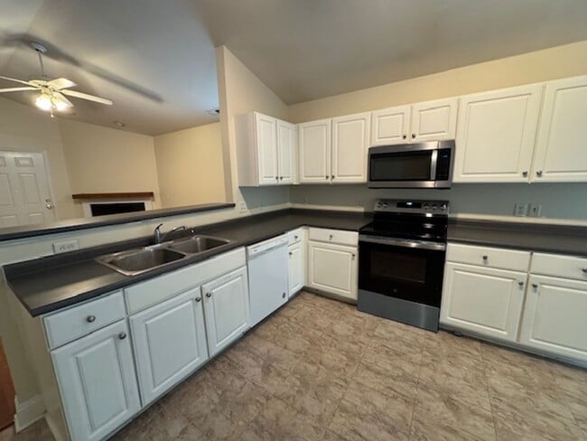 Photo - Home in Plantation Pointe