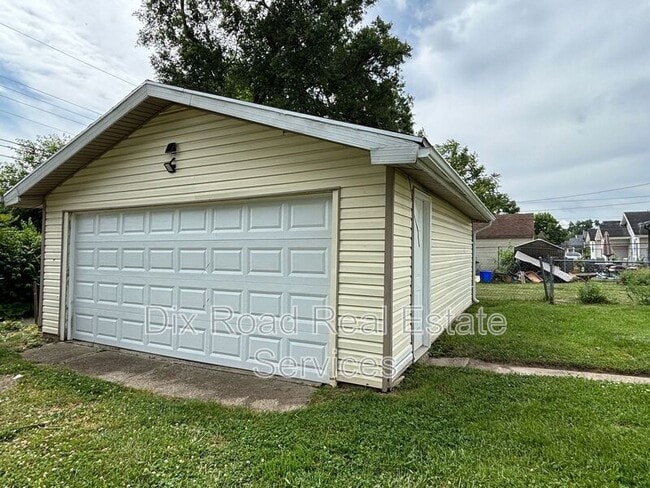Photo - 660 Gramont Ave
