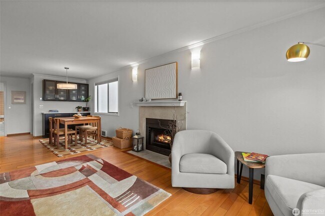 Photo - 2Bd/1.75Ba Seattle Condo Unidad 303